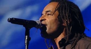 Yannick Noah se lance avec succès dans la musique avec son premier album, "Black & What”, sorti en 1991. Mais c'est avec "Saga