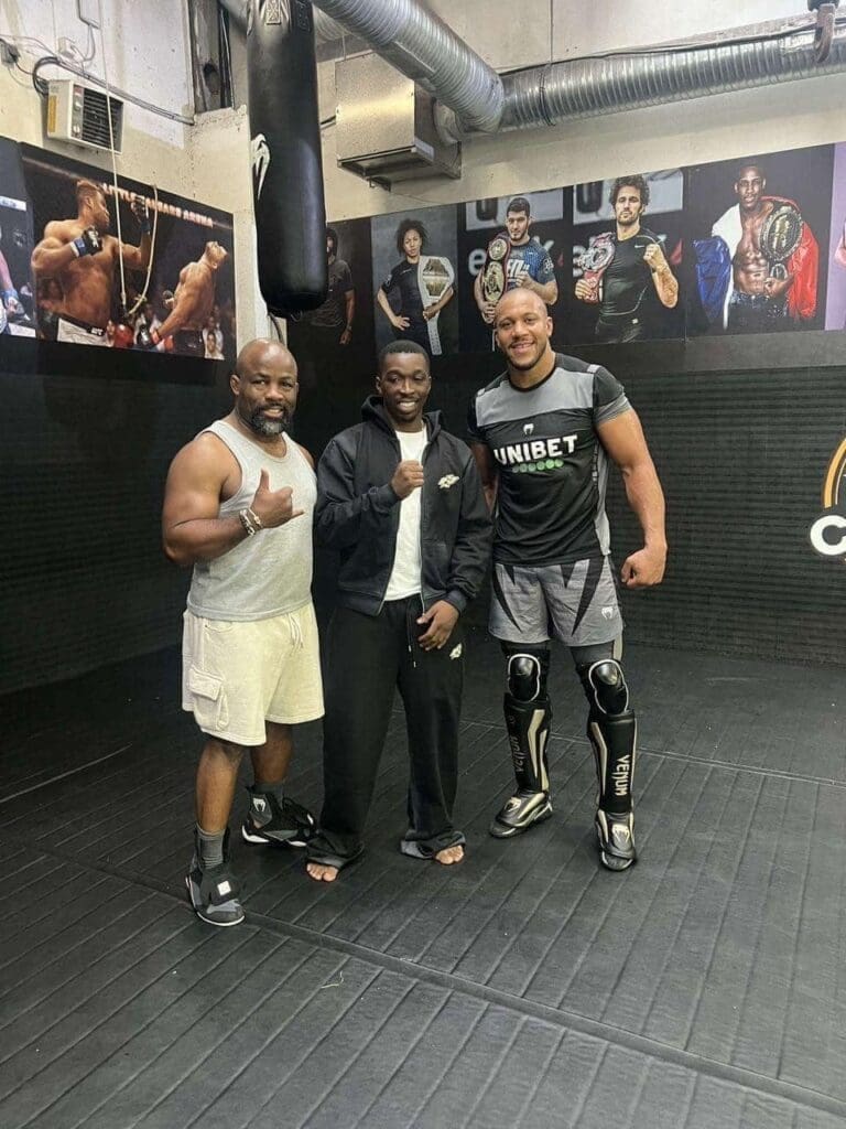 Samo Samo avait déjà foulé les terrains de football