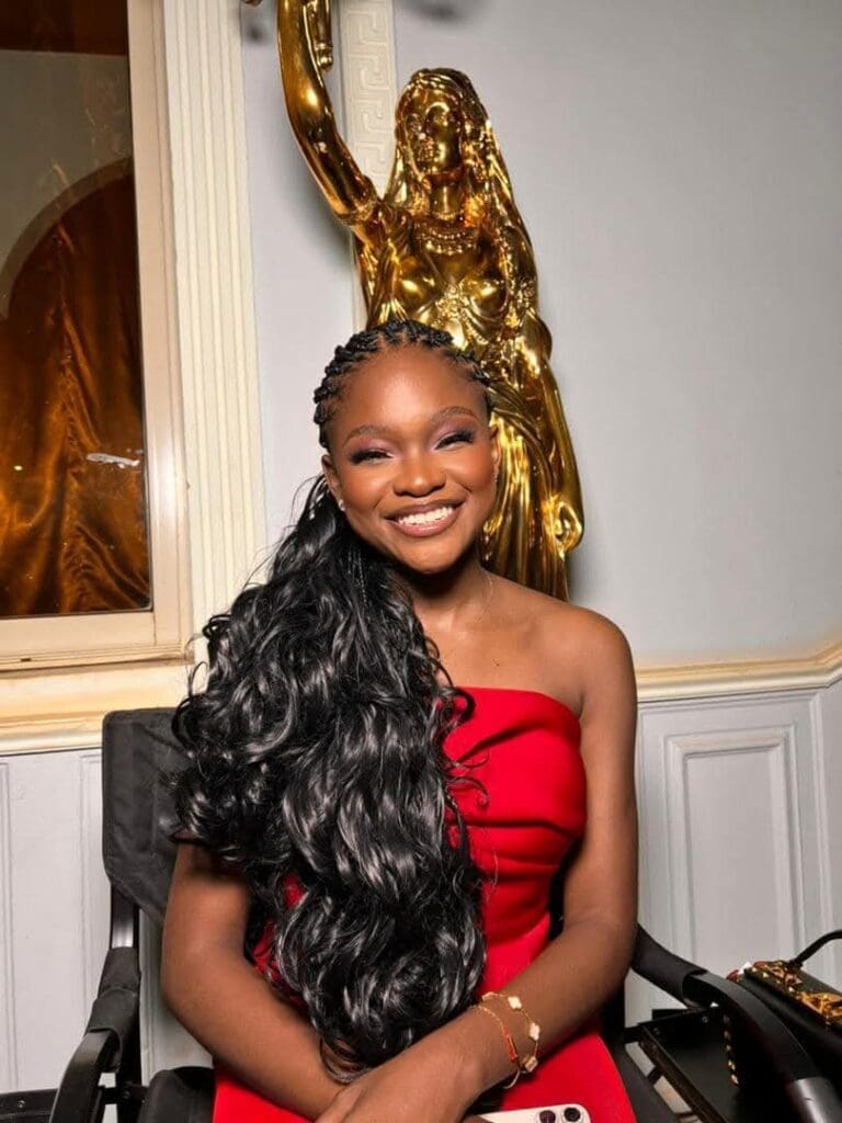 Indira Baboké, chanteuse, étudiante et entrepreneure