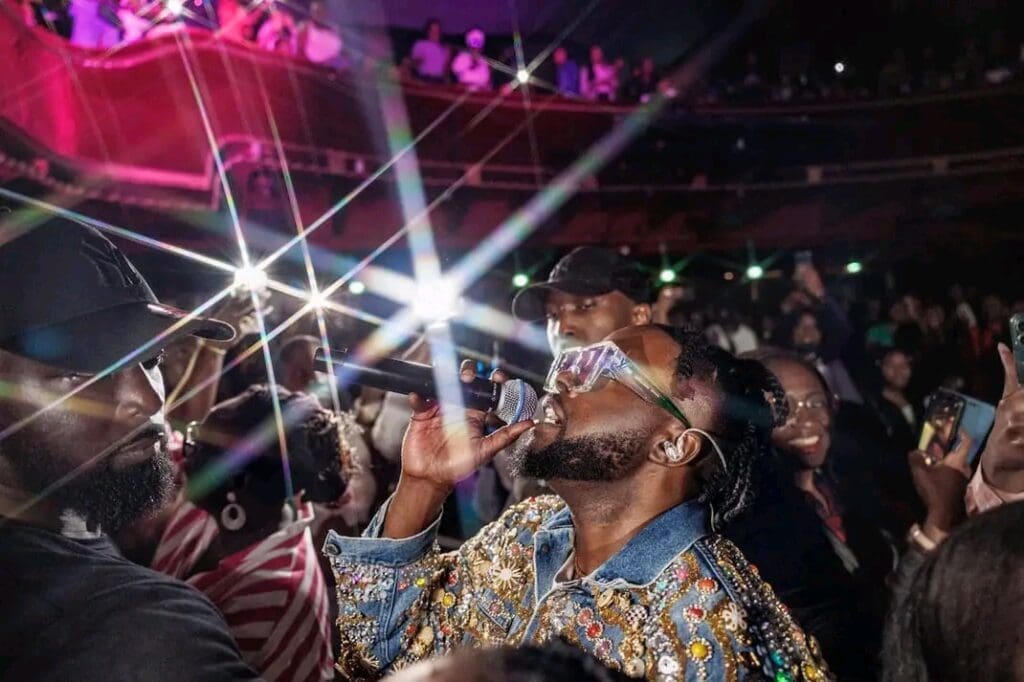 Locko : Une Décennie de Succès Célébrée en Apothéose
camerounaises