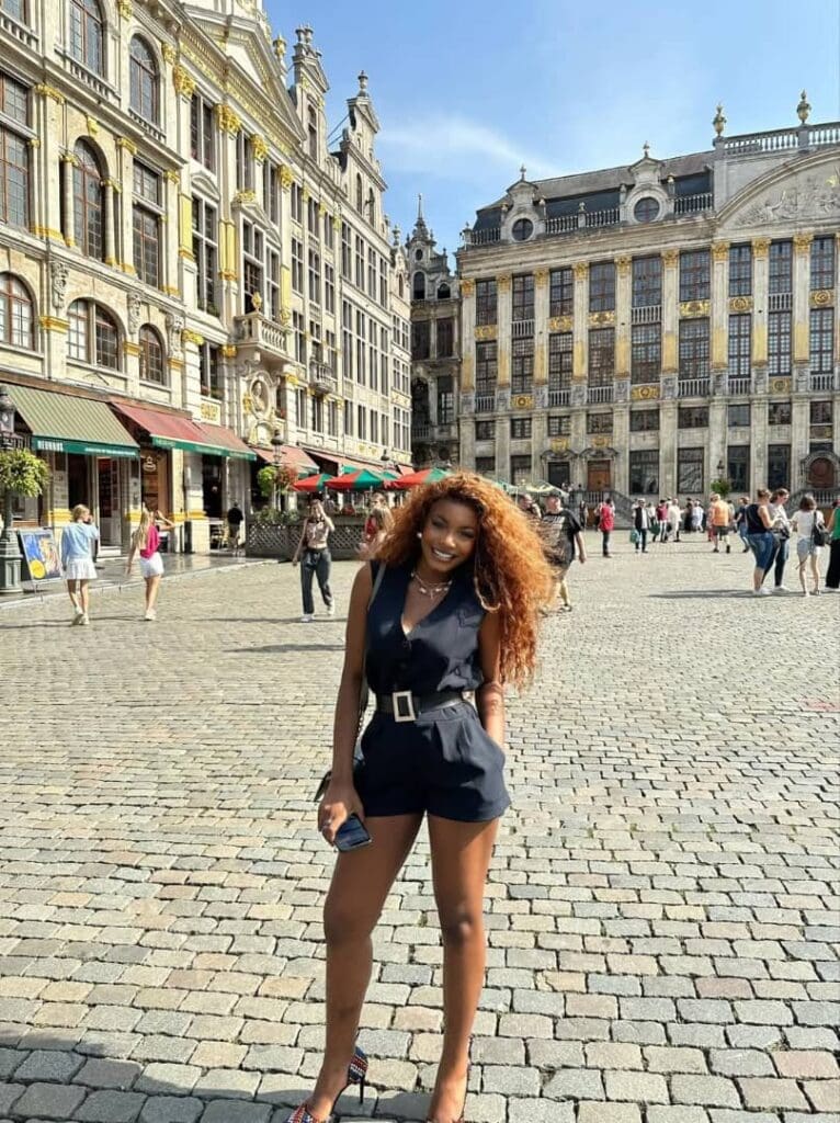 La célèbre tiktokeuse camerounaise Diana Bouli, qui a récemment suscité une vive controverse après ses propos durs tenus à l'encontre du personnel d'un hôpital d'Abidjan où elle avait été transportée pour des soins