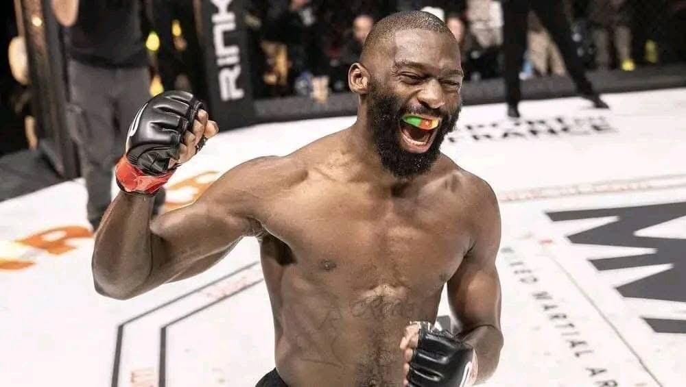 C’est dans ce contexte d’admiration que Cédric Doumbè va tenir en haleine le public camerounais lors de son combat le 7 mars 2024 contre Baki. par patriotisme il à compté sur le soutien de son frère Francis Ngannou face à l'avalange messages haineux présents sur la toile.