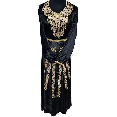 C’est notamment le cas du caftan marocain, vêtement emblématique de l’Afrique du Nord