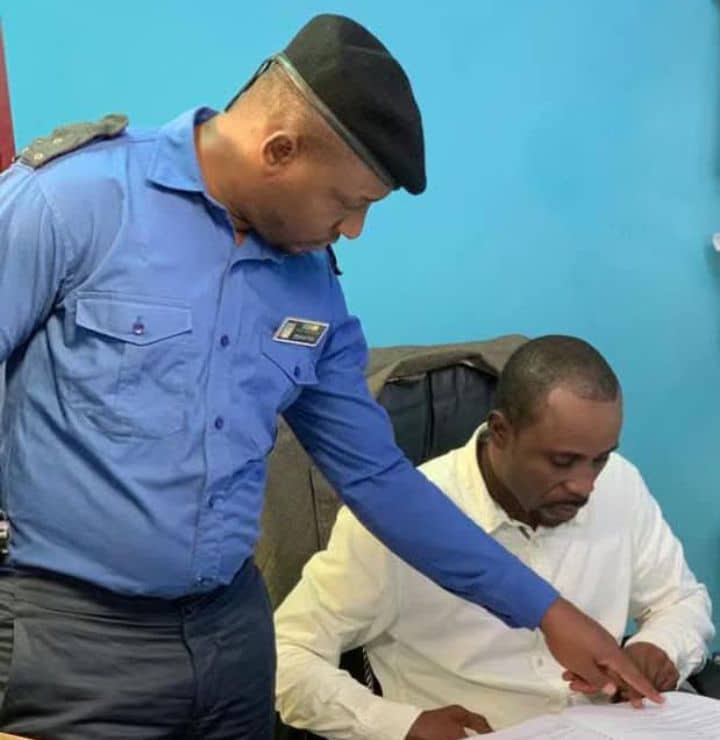 Éric Blandin Djeumi (EBD) : Je pense qu'il est préférable de parler d'une "industrie en gestation" car notre cinéma n'est pas encore outillé pour se constituer en industrie.