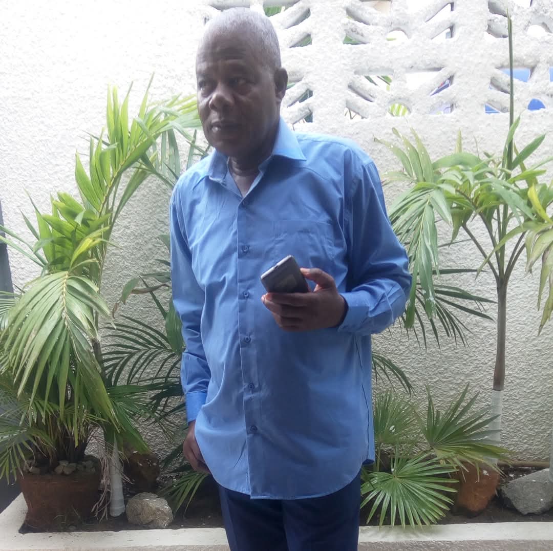 Le comédien Teisson montre l'exemple