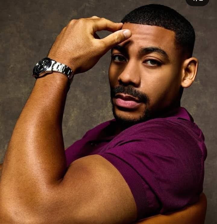  « Aaron Pierre, that’s MUFASA !» L'engouement suscité par sa beauté sur les réseaux sociaux est incommensurable.