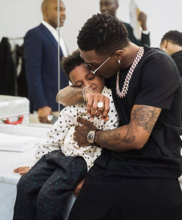 L’année 2025 démarre très bien pour la jeune star nigériane Wizkid. Il a été désigné plus gros gagnant d’Afrique sur Spotify ce mercredi 15 janvier 2025.