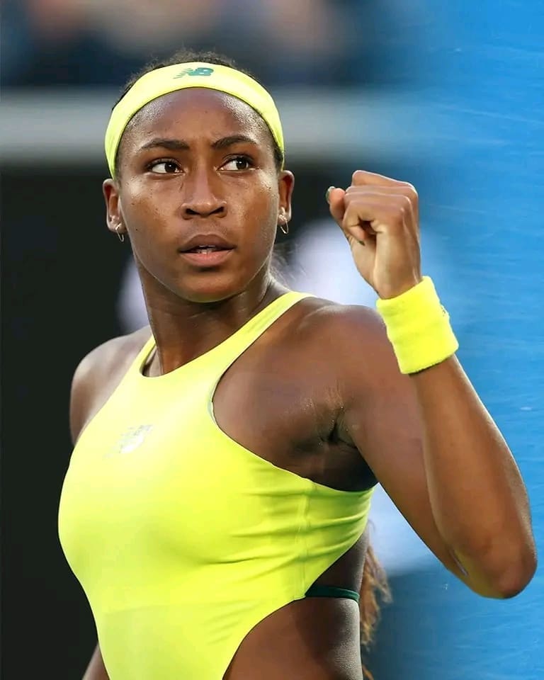 Dimanche dernier 19 janvier 2025, la Rod Laver Arena a été le théâtre d’un affrontement palpitant entre Coco Gauff et Belinda Bencic lors des huitièmes de finale de l’Open d’Australie.
