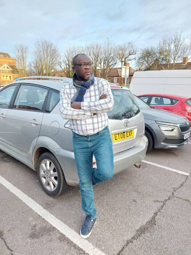 Plusieurs fois lauréat au Canal d'or pour ses rôles dans "Les Déballeurs", 4e meilleur réalisateur au Dicop Africa grâce à sa série "Ndolo", Alain Clovis TCHOUNGUE alias "Big Mop"