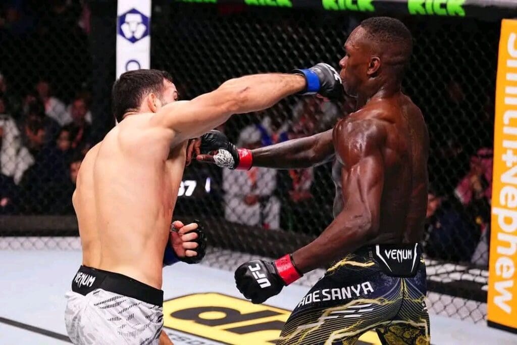 Israel Adesanya enregistre une 3e défaite consécutive