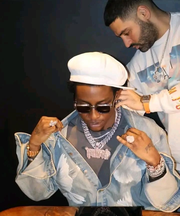 L'artiste musicien nigérian Shallipopi, victime d'un scandale