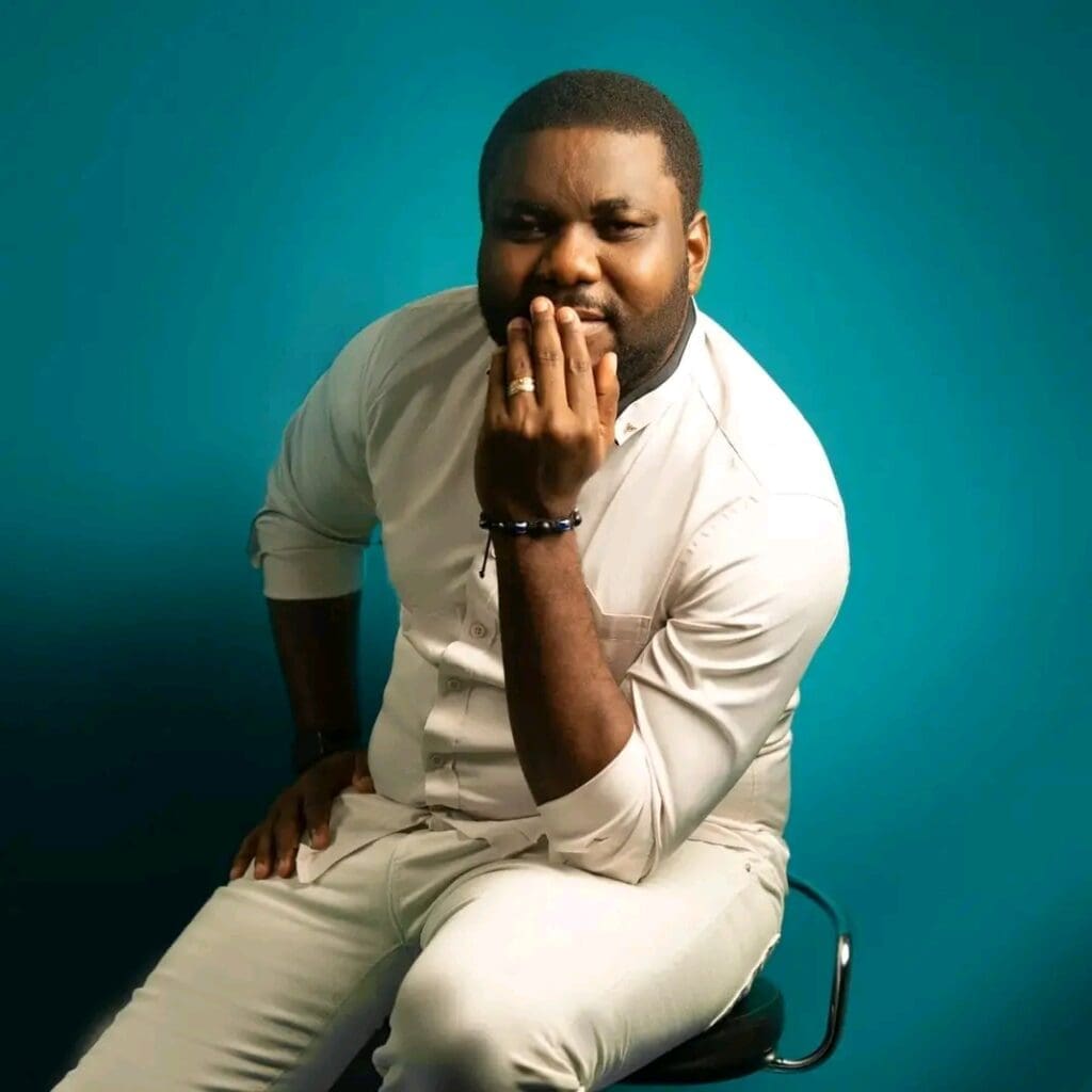 LDM: Bonsoir Armand Biyag et bienvenu à Laura Dave Media. Vous êtes un artiste musicien tellement admiré dans votre milieu. On vous surnomme d'ailleurs "l'homme