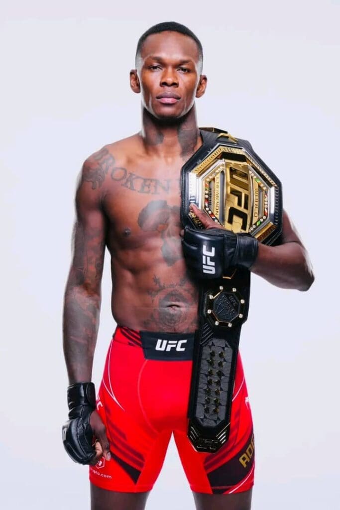 PEOPLE: Charlotte Powdrell perd 300 millions de FCFA dans le procès contre son ex, le boxeur Israel Adesanya