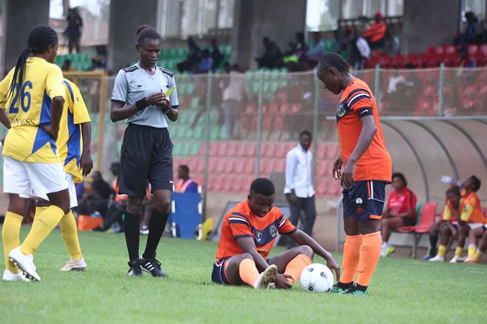  Aline Guimbang Etong, l'arbitre qui tonne au milieu des hommes