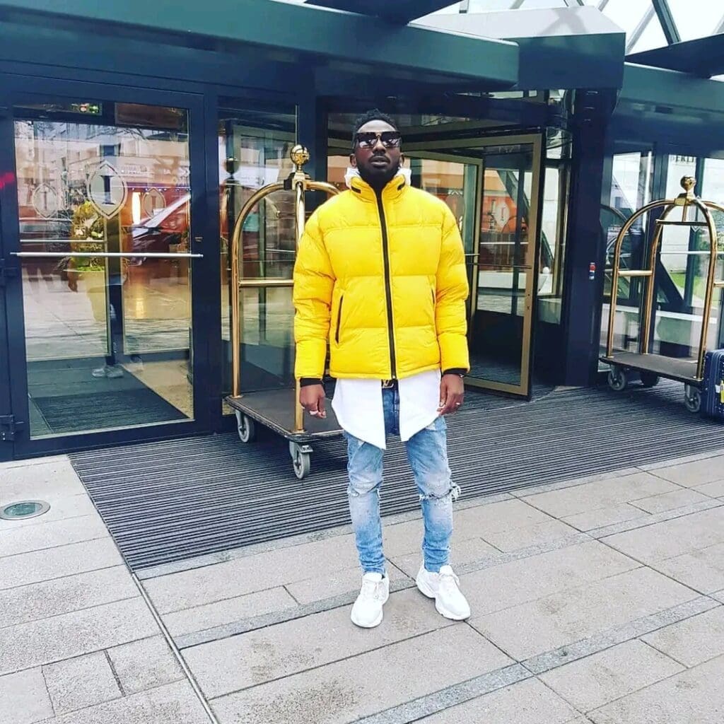 Si certains y voient un tacle à Wizkid, Mr. May D semble plutôt vouloir réaffirmer sa singularité