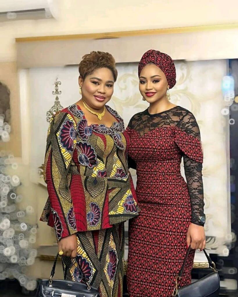 L’intervention de Rita Daniels visait à calmer les critiques, mais elle semble avoir eu l’effet inverse. Pendant que certains la soutiennent, d’autres l’accusent de justifier un mariage de convenance.