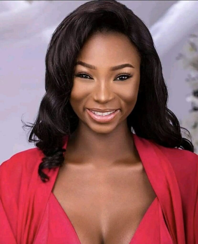 La célèbre vendeuse controversée nigériane Jaruma déclare sa flamme au père de Davido