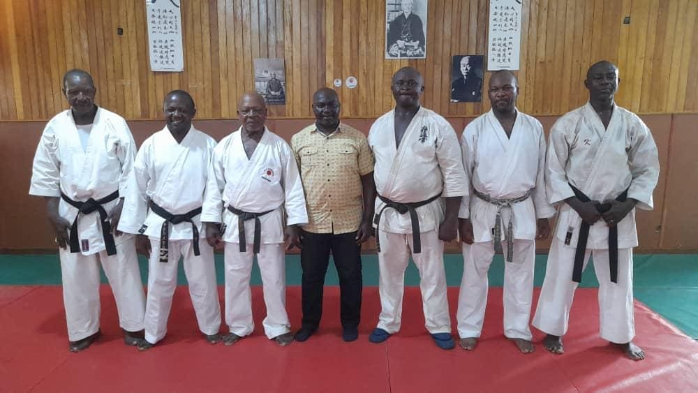 Sur les 18 karatékas qui ont postulé, 17 ont été admis au grade de première Dan