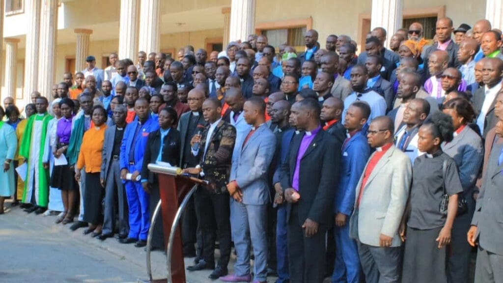 Réélu président des pasteurs, Camille Makosso fait un serment surprenant