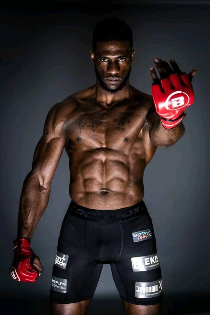 Simon Biyong, le lion indomptable du MMA rugit à nouveau