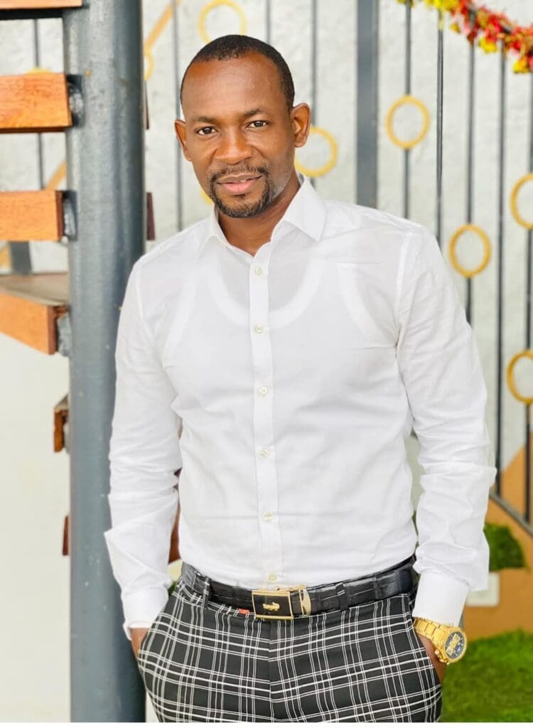 l’humoriste camerounais Markus a partagé un regard lucide sur le rapport entre notoriété et spiritualité. L’artiste a appelé à maintenir une relation 