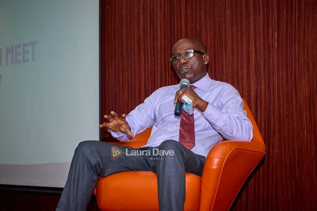 Richard Awono, Chef de la Division des Nouveaux Médias à la CRTV, et Laura Dave