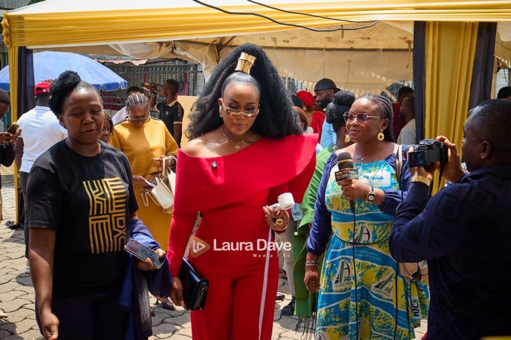 Muriel Blanche est venue prêter main forte à Carbrol Ebongue dans sa bataille pour la valorisation de l'Industrie de la coiffure au Cameroun.