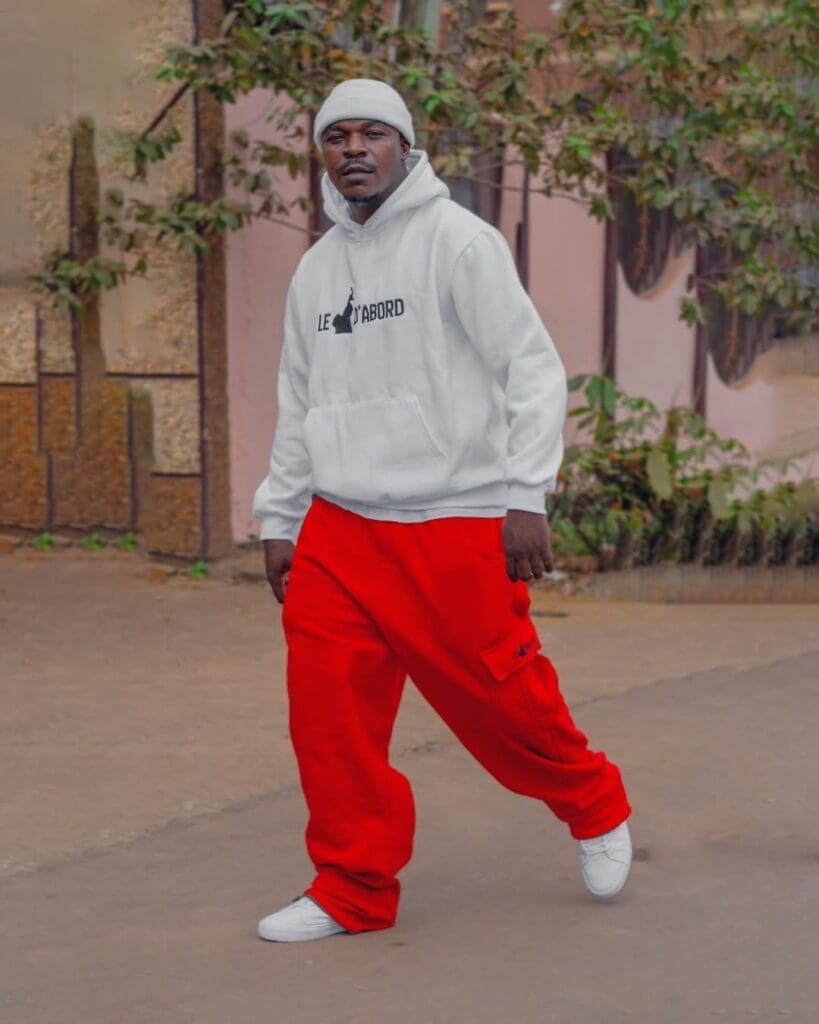 Auteur de trois albums, Ep et plusieurs singles, Xzafrane est un rappeur et passionné du Cameroun. A travers ses chansons engagées,