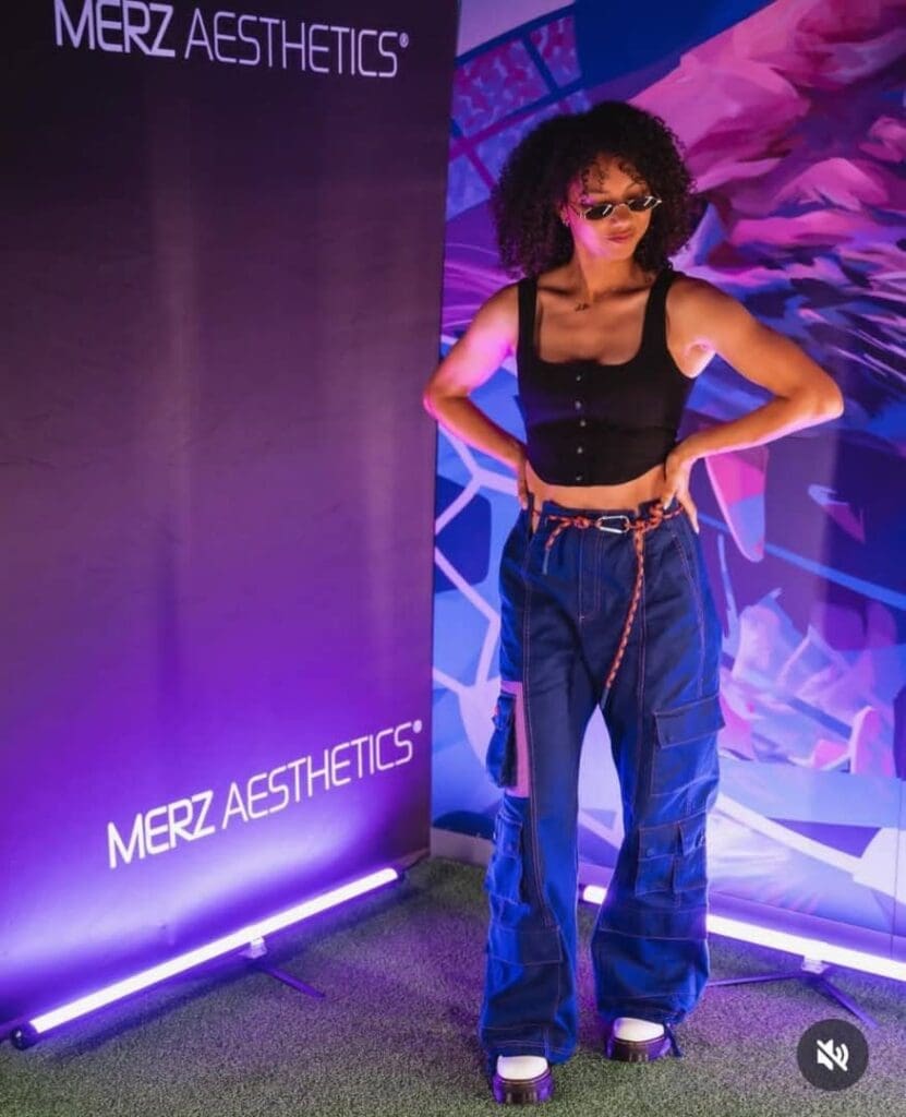 Après avoir rangé ses crampons, l'ex-internationale camerounaise Estelle Johnson ouvre un nouveau chapitre de sa vie professionnelle. 