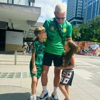 De retour au Cameroun après ses études supérieures en France, Aloch 237 