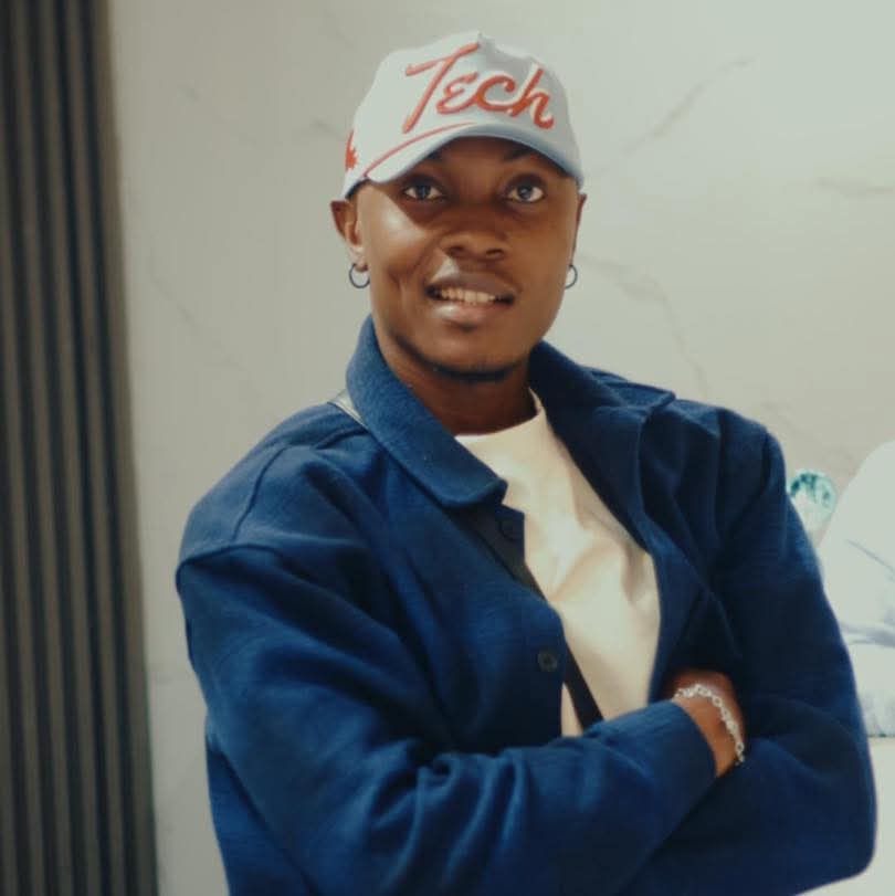 Hen's est un chanteur camerounais à la voix singulière. Ce mardi, il fait l'objet du zoom de la semaine sur Laura Dave Média.