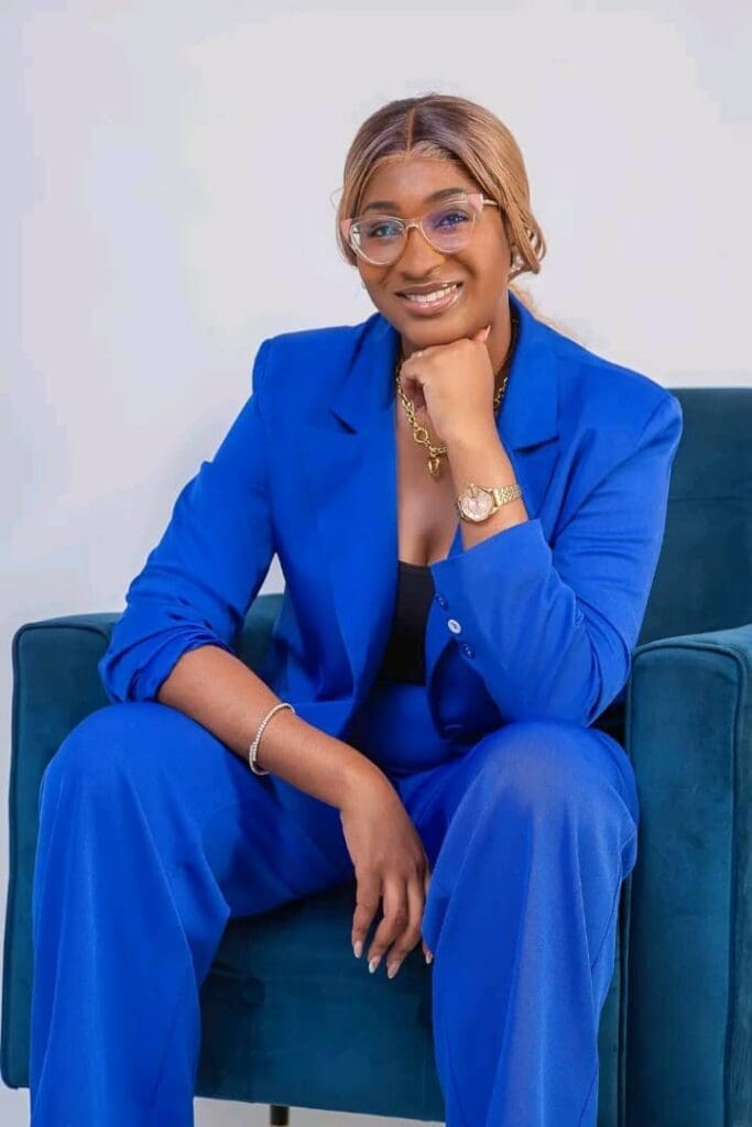 Ainsi, À Bout dépasse le cadre du simple film et devient le déclencheur d’un débat profond sur la reconnaissance du talent local, la formation et la valorisation de l’industrie cinématographique camerounaise.