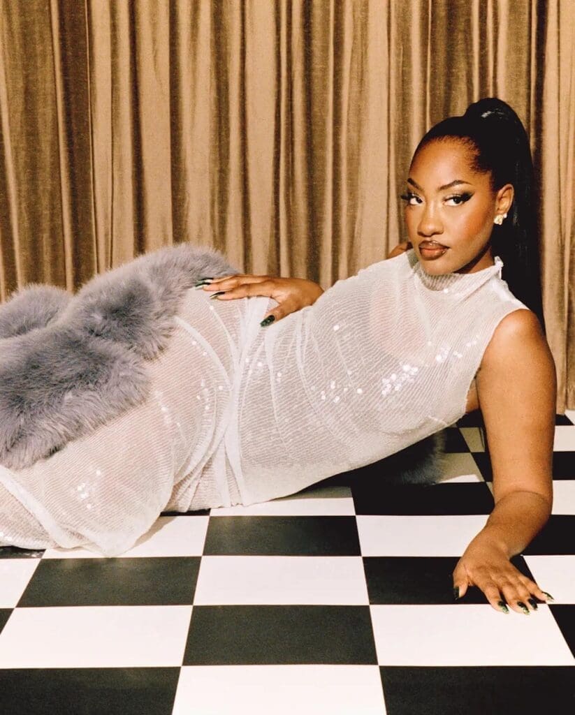 La chanteuse nigériane Tems continue de faire rayonner la musique africaine sur la scène internationale. Le 4 juin 2025, 