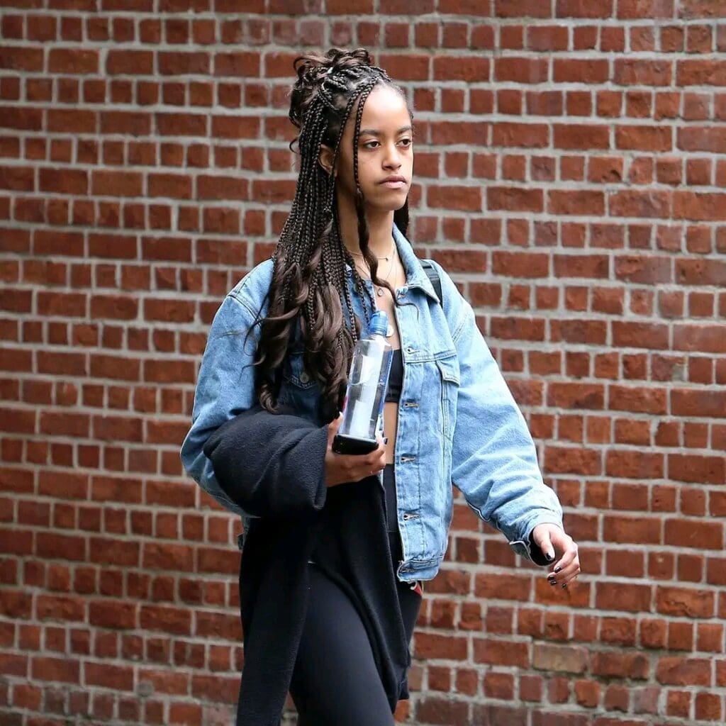Malia Obama, fille aînée de l’ancien président américain Barack Obama, a décidé de ne plus utiliser son célèbre nom de famille