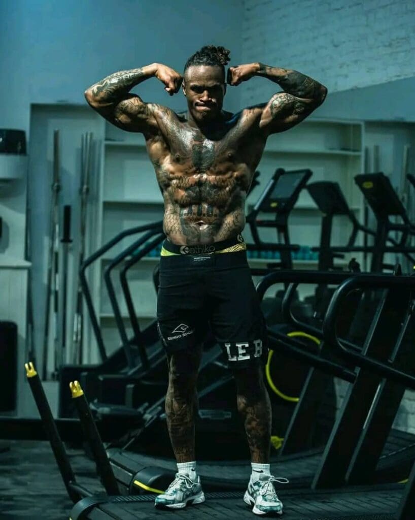 Dimanche dernier 06 juillet 2025 l’ING Arena de Bruxelles a vibré au rythme des coups portés par Boris Mbarga Atangana, le combattant