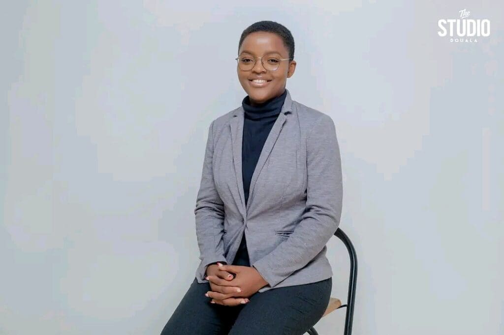 Parmi les plumes sélectionnées, la Camerounaise Sorelle Kemayou, écrivaine et scénariste, défendra fièrement les couleurs du pays aux côtés de talents venus de six 