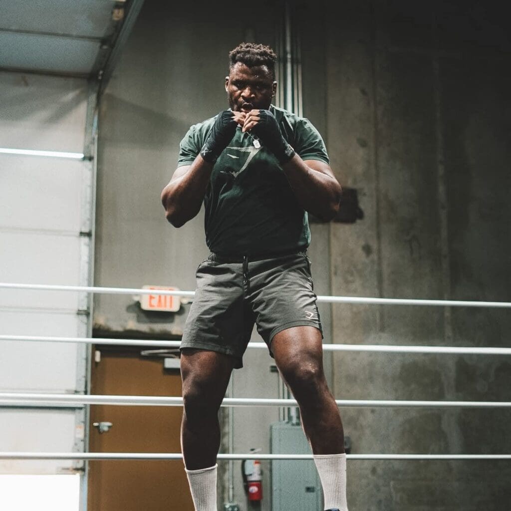 e lancement du PFL Africa, présenté comme une étape historique pour le développement du MMA sur le continent africain, a suscité de 