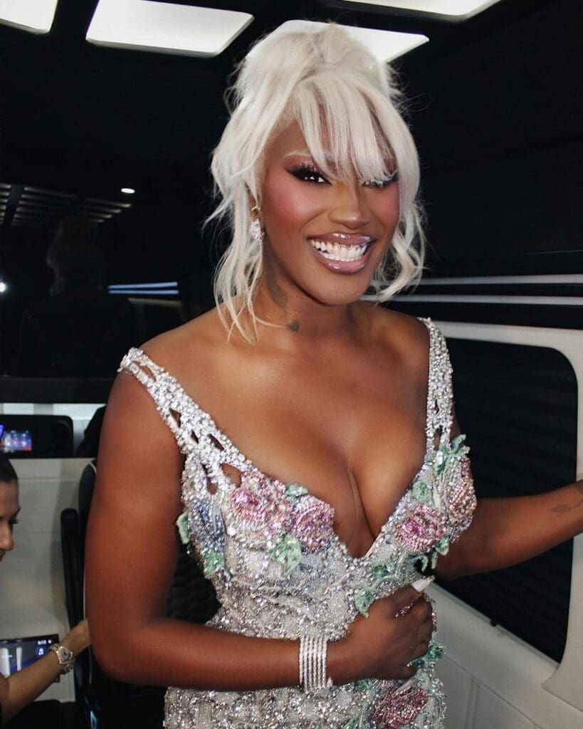 PEOPLE: Aya Nakamura sort du silence et recadre son ex : « Tu m’inventes une liste parce que je ne veux plus de toi ? »