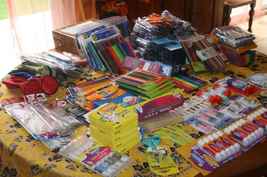 Rentrée scolaire 2025/2026: les parents dévoilent leurs stratégies face à la hausse des fournitures scolaires