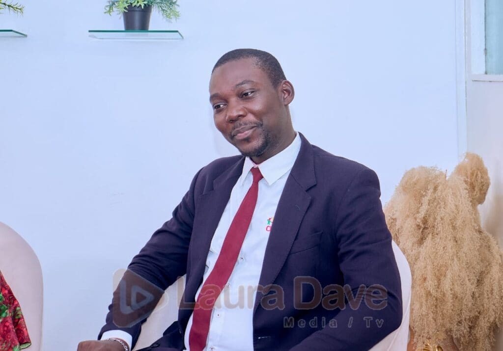 Invité sur le plateau de l’émission Peop’s de Laura Dave Média TV, l’enseignant d’espagnol Babi Ahmed a livré une réflexion sur la