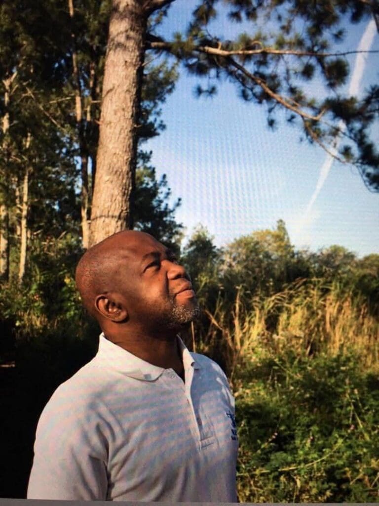 Serge Pouth : un pilier de l’audiovisuel camerounais s’éteint, laissant une empreinte indélébile