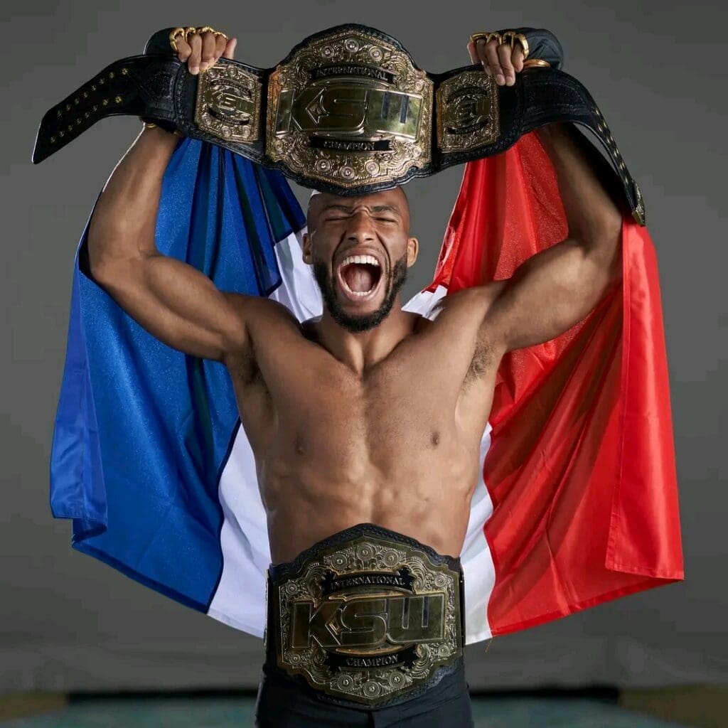 Samedi dernier, à l’Adidas Arena, Salahdine Parnasse a signé des débuts tonitruants en boxe anglaise. En moins de deux rounds, le 