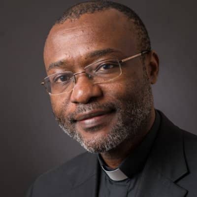 le père Ludovic Lado salue la prise de parole de Mgr Samuel Kléda