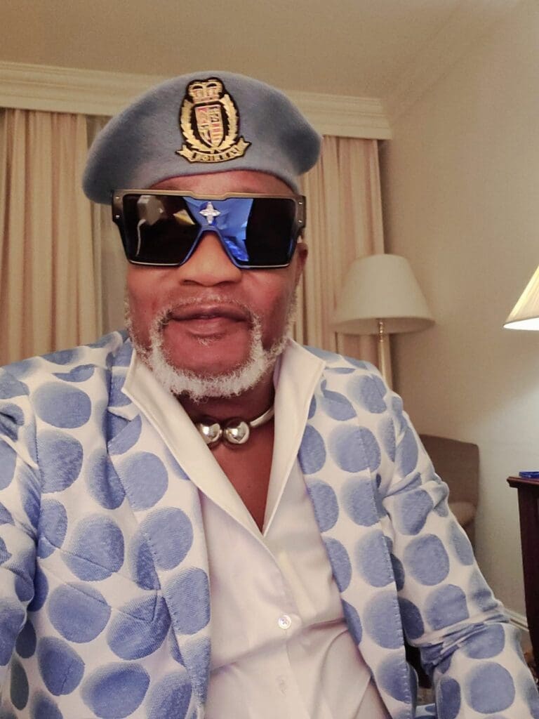 Cameroun # RDC, le terrain de jeu des rivalités d'autrefois : le cas Petit Pays # Koffi Olomidé