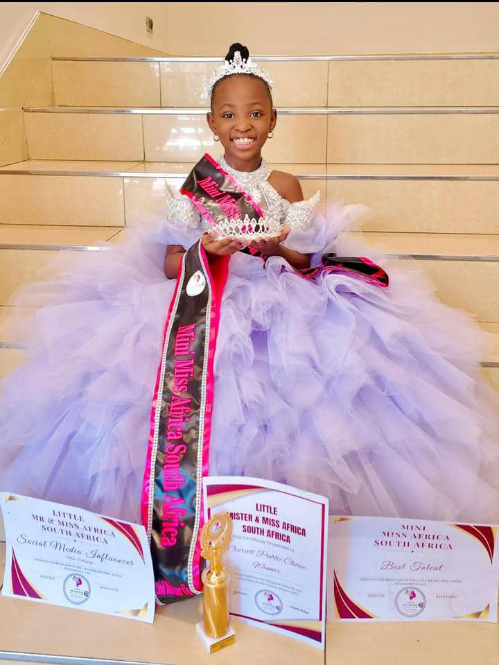 À seulement 6 ans, Linani Luncumo Potwana s’impose comme l’un des visages les plus prometteurs du mannequinat junior. Entre 