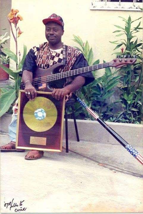 PEOPLE : Kotto Bass, 29 ans après, l’hommage frisson de Martino Ngallè