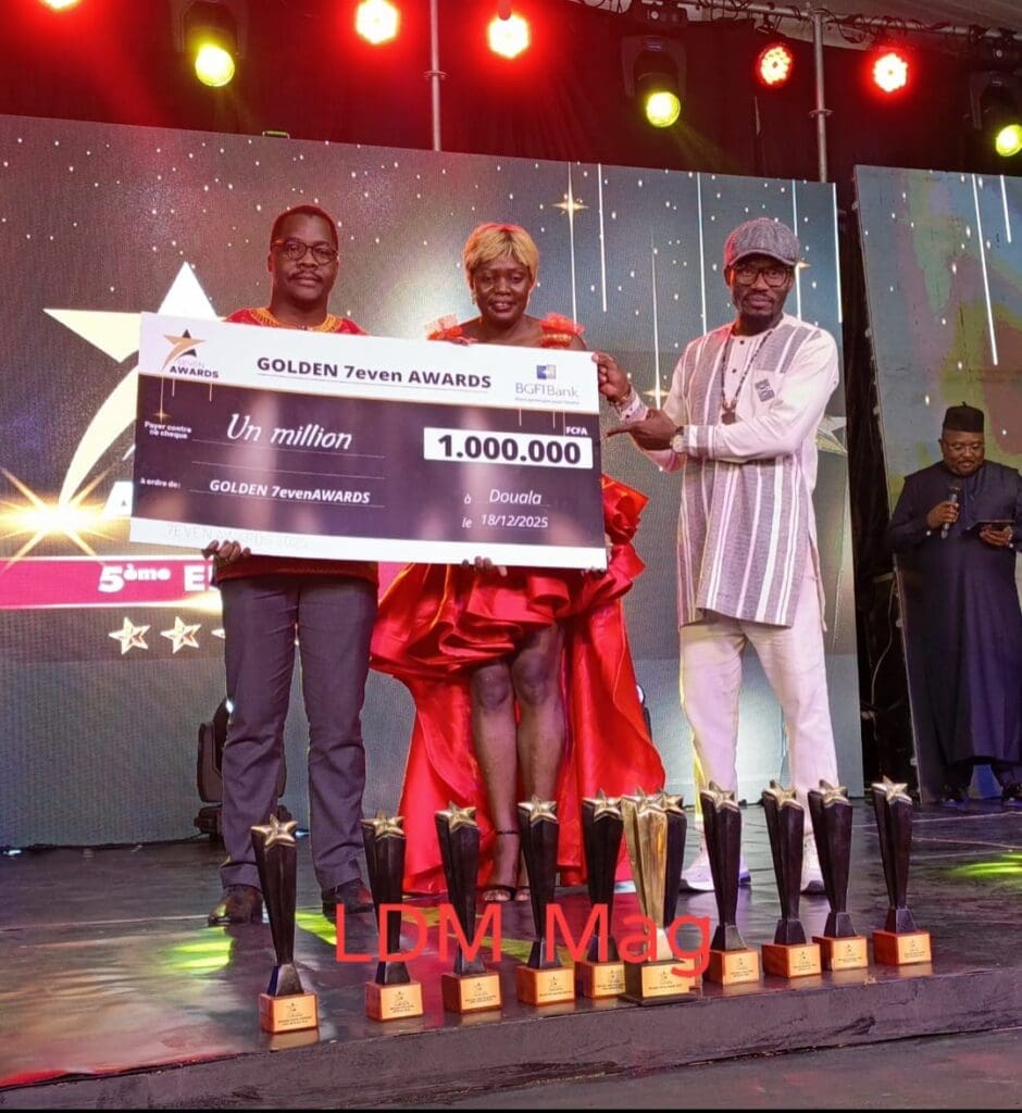 Le 18 décembre 2025, la Place Saint David à Bonanjo s'est transformé en point de ralliement pour les acteurs du cinéma camerounais à l'occasion de la 5e édition des Seven Awards.