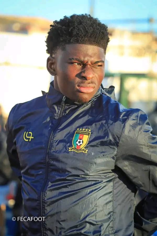 le jeune milieu de terrain Carlos Baleba a dû quitter le terrain à la mi-temps après avoir ressenti une gêne musculaire à la cuisse. L’alerte avait suscité une certaine 