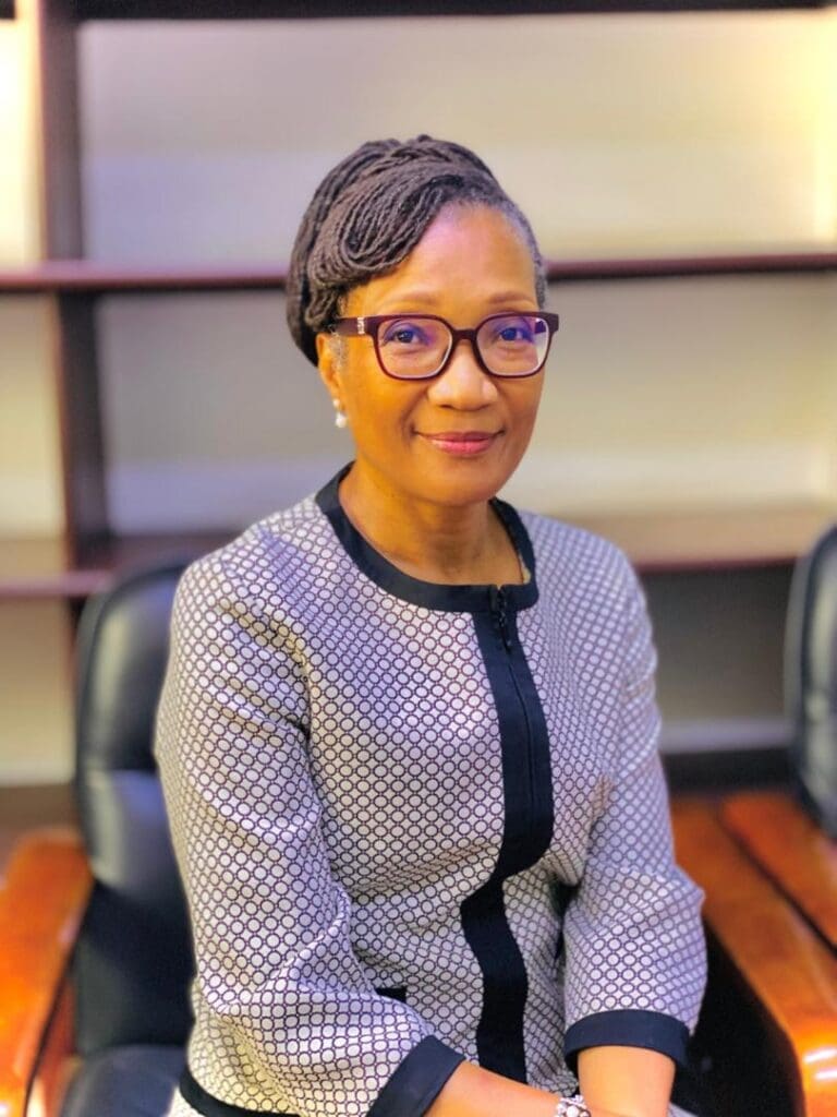 Figure emblématique du panafricanisme, Makini Tchameni s’est confiée au micro de Laura Dave Media. Celle qui a troqué son nom 