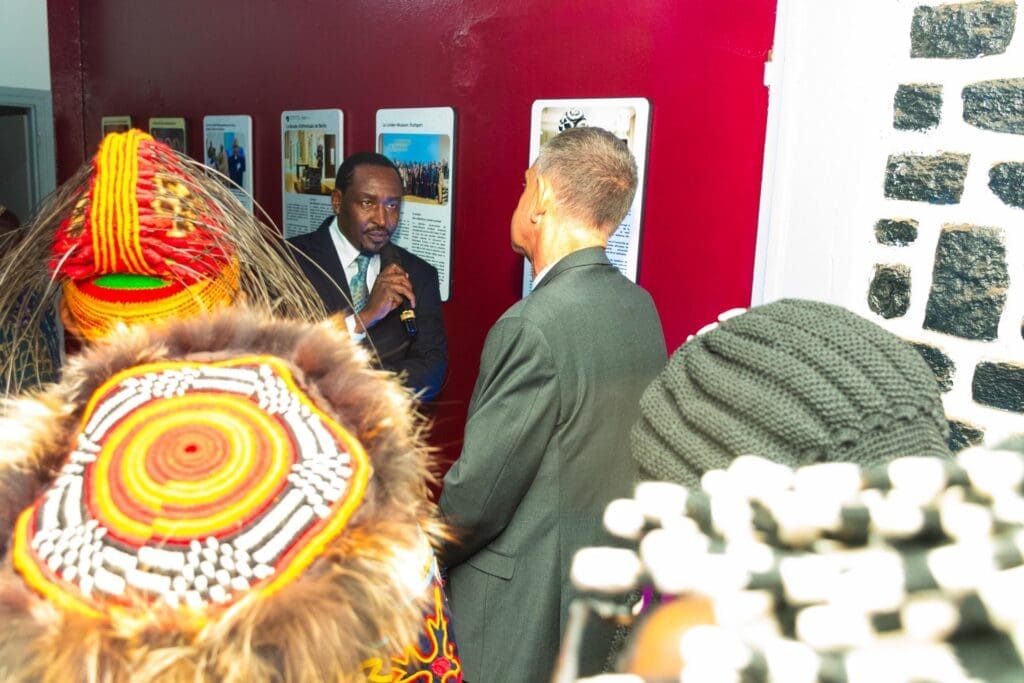 Onze musées et trésors royaux du Cameroun en exposition à la Kamerun Haus à Yaoundé